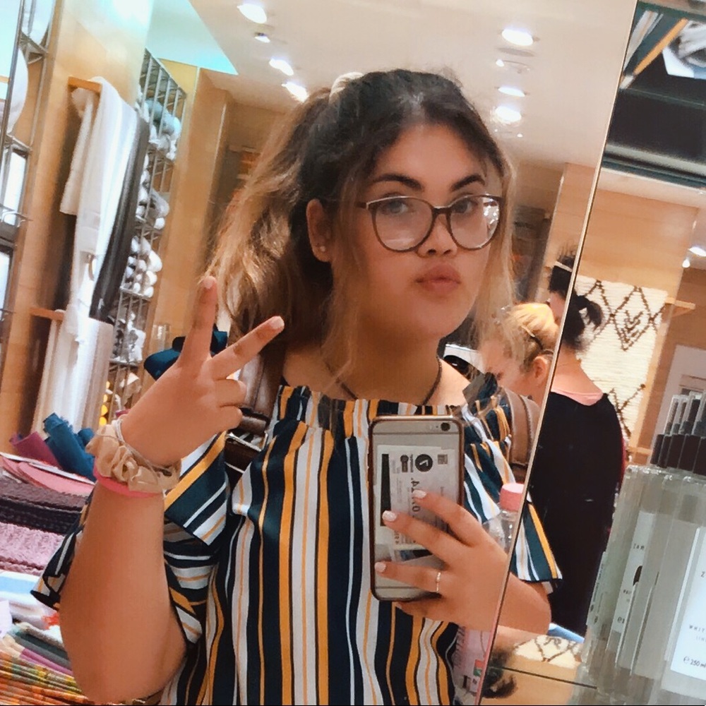 Meet your Posher, Paola